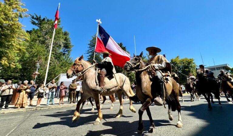 Talca conmemoró los 206 años de la Independencia de Chile