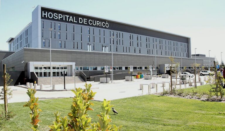 Hospital de Curicó: Pacientes fueron trasladados al nuevo edificio
