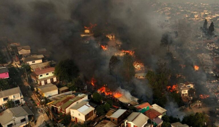 Aumentó a 131 el número de personas fallecidas por incendios en Valparaíso