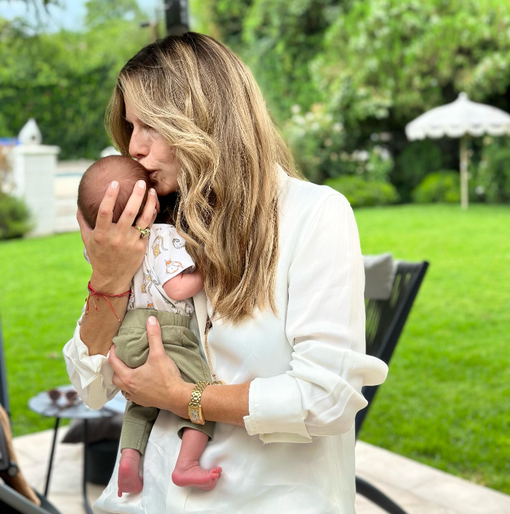 Soledad Onetto publica fotografía junto a su hijo por su primer mes de nacido