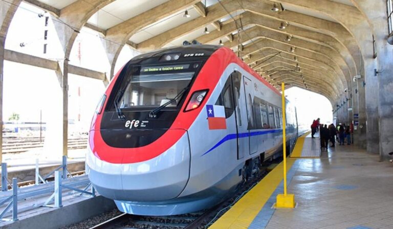 ¿En qué horarios puedo abordar el tren rápido para viajar entre Talca y Santiago?