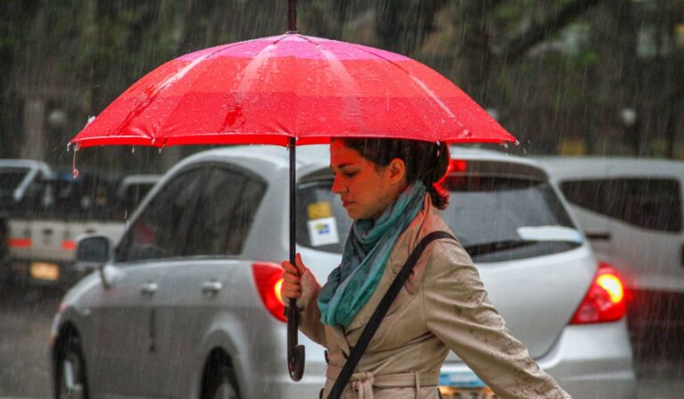 Lluvias en el Maule: Precipitaciones declinarán al final del día