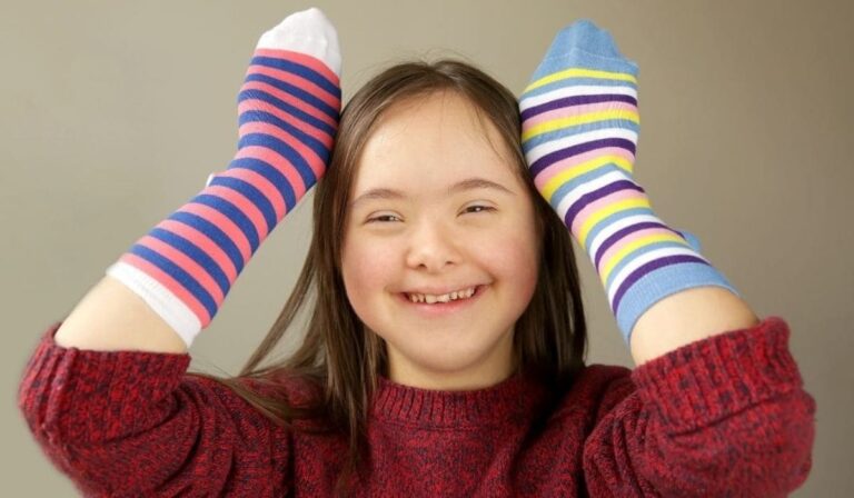 Luce tus calcetines más coloridos: Hoy se conmemora el Día Mundial del Síndrome de Down