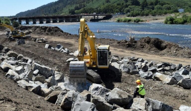 Comenzaron las obras de encauzamiento de ríos y defensas fluviales en el Maule