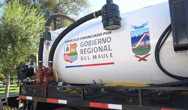 Retiro adquirió camión aljibe y limpia fosas desde el Gobierno Regional