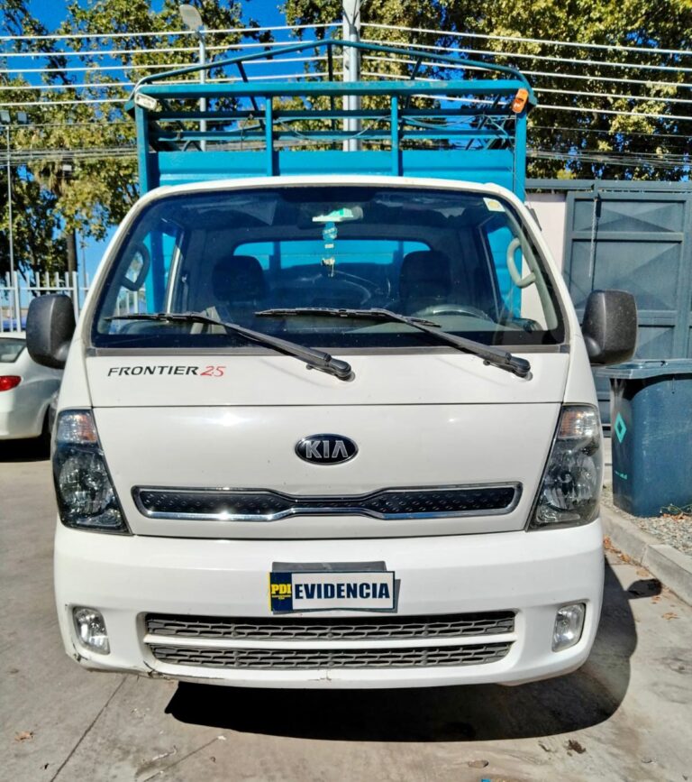 Linares: PDI recuperó vehículo clonado