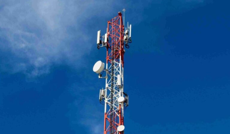 Vichuquén: Alcalde acusa problemas de señal telefónica por antena defectuosa en Boyeruca