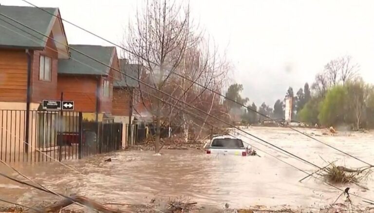 Viviendo en una zona inundable: El condominio de la empresa Galilea en Curicó