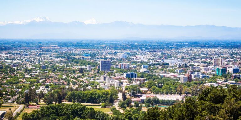 Talca y Curicó mejoran en índice de calidad de vida urbana en Chile