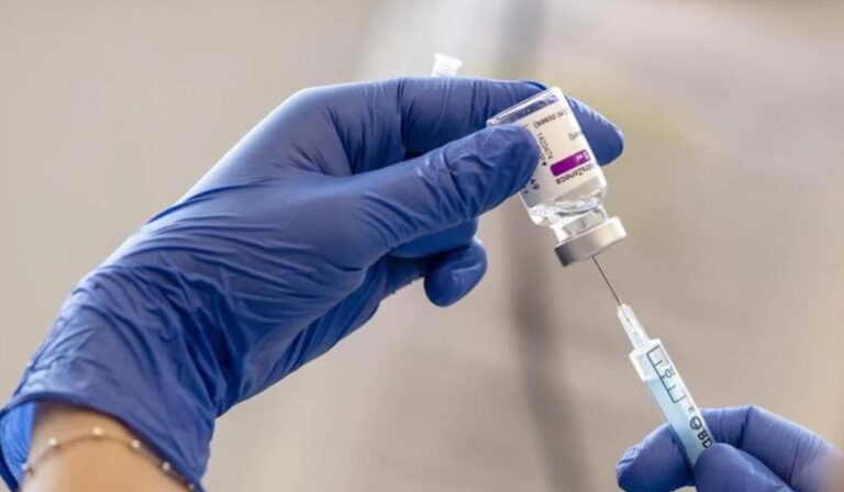 AstraZeneca dejará de comercializar su vacuna contra el Covid-19