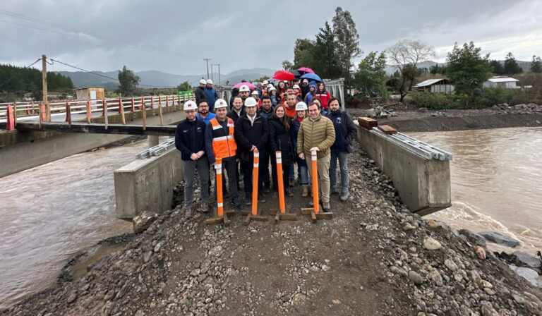 San Rafael: Habilitan puente provisional en sector Maitenhuapi