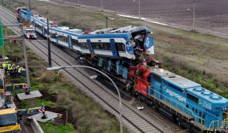 Trabajadores ferroviarios paralizan servicios tras accidente fatal en San Bernardo