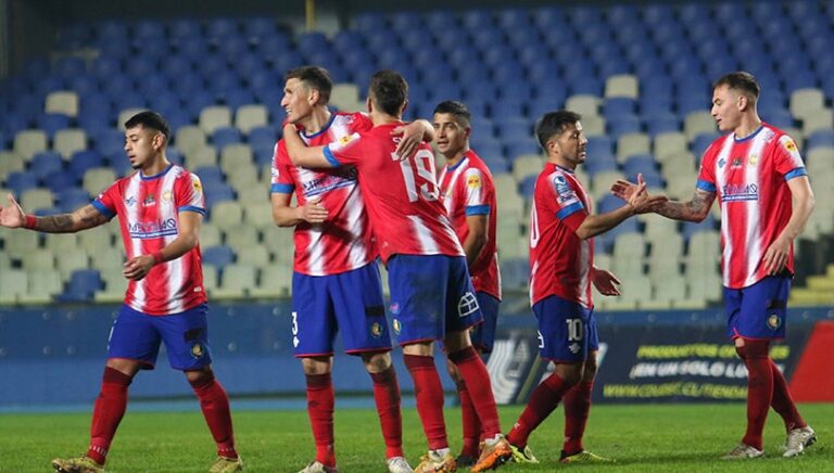 Deportes Linares venció 2-1 a Ñublense en el Estadio Fiscal “Tucapel Bustamante”.