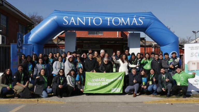 Compromiso y Solidaridad: Alumnos de Talca y Chillán comienzan trabajos de invierno en Maule