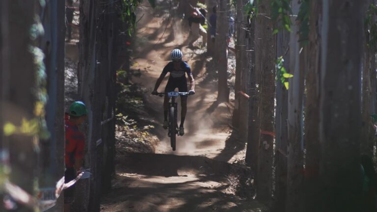 Ciclistas y Arauco promueven el deporte y la conservación ambiental en Constitución