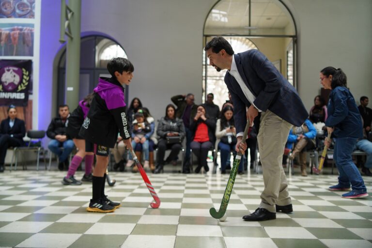 Linares tendrá la primera cancha de Hockey césped de la Región del Maule