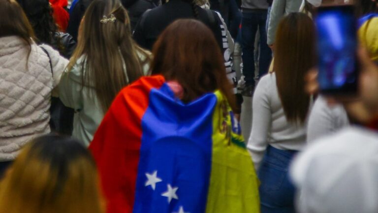 “Gran Protesta Mundial por la Verdad”: Venezolanos marcharon en Talca contra reelección de Nicolás Maduro