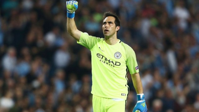 Claudio Bravo cuelga los guantes: El capitán de La Roja dice adiós al fútbol profesional