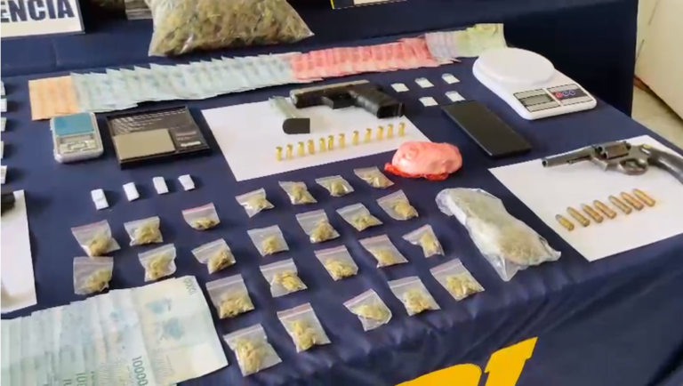 Desmantelan red de microtráfico en Retiro: 8 detenidos y 20 kilos de cannabis incautados