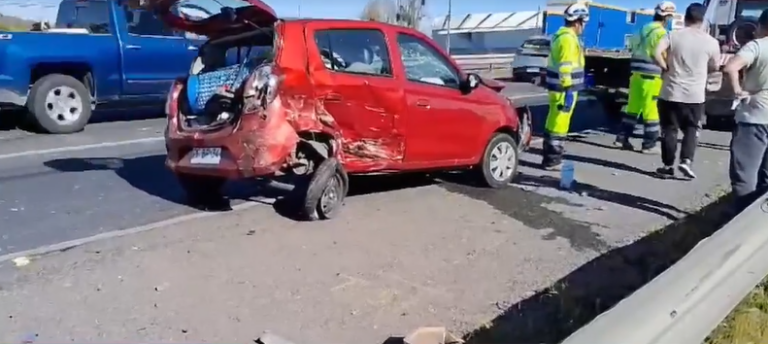 Accidente de tránsito en la Ruta 5 Sur deja 2 lesionados