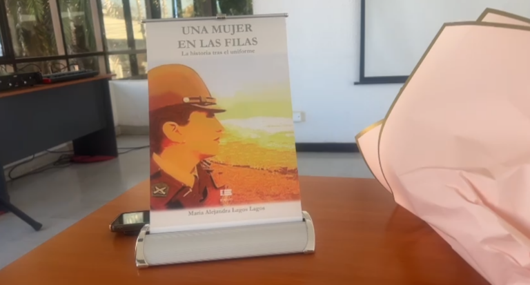 “Una mujer en las filas”: Carabinera en retiro lanzó libro autobiográfico en Talca