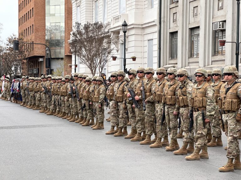 Con cueca y gran cantidad de público: Talca celebró su parada militar este miércoles