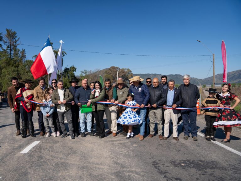 MOP y Gobierno Regional del Maule inauguran ruta clave en la comuna de Sagrada Familia