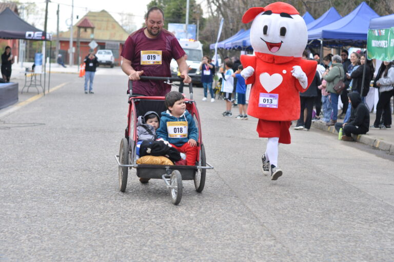 Runners y familias celebran la tercera Corrida por la Inclusión en Pelarco