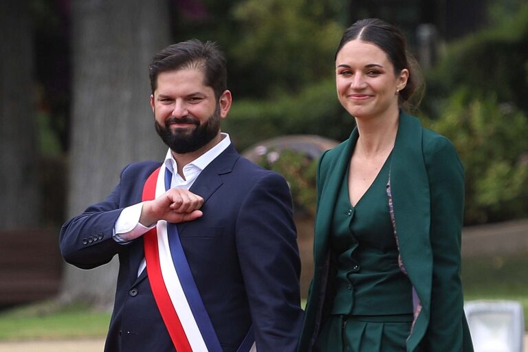 Presidente Boric respalda a Irina Karamanos tras acusación en su contra por Caso Convenios