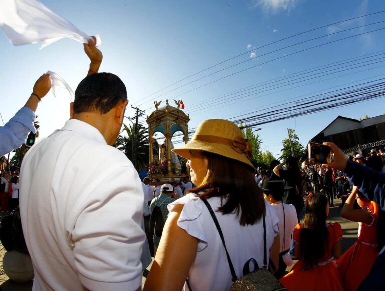 Será este domingo: Curicó alista los preparativos para la procesión de la Virgen del Carmen