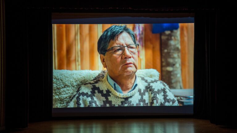 Documental francés sobre asilo chileno en dictadura llega a la Región del Maule de manera gratuita