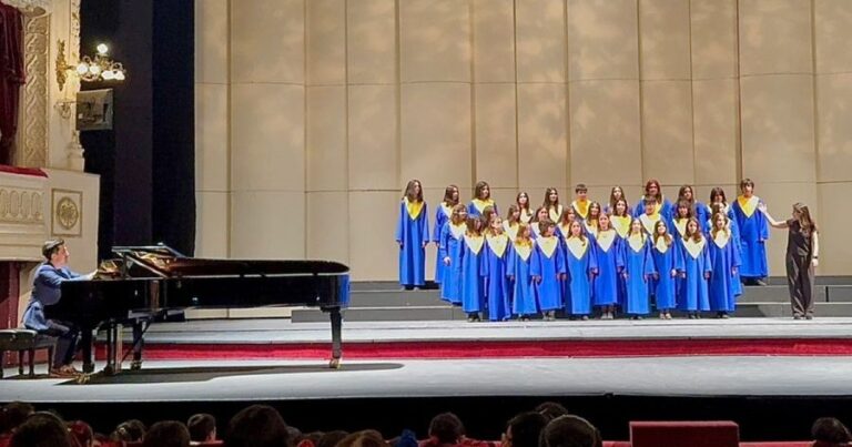 Orgullo regional: Coro del Colegio Concepción de Talca avanza a gran final nacional