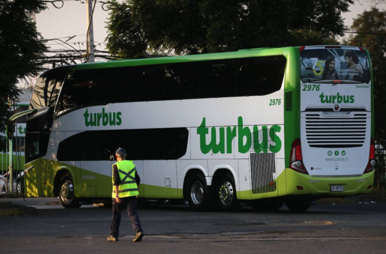 Sernac presiona a Turbus tras recibir más de 80 reclamos por devoluciones de pasajes