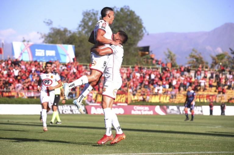 Rangers golpea primero y sueña con la final de la Liguilla de Ascenso