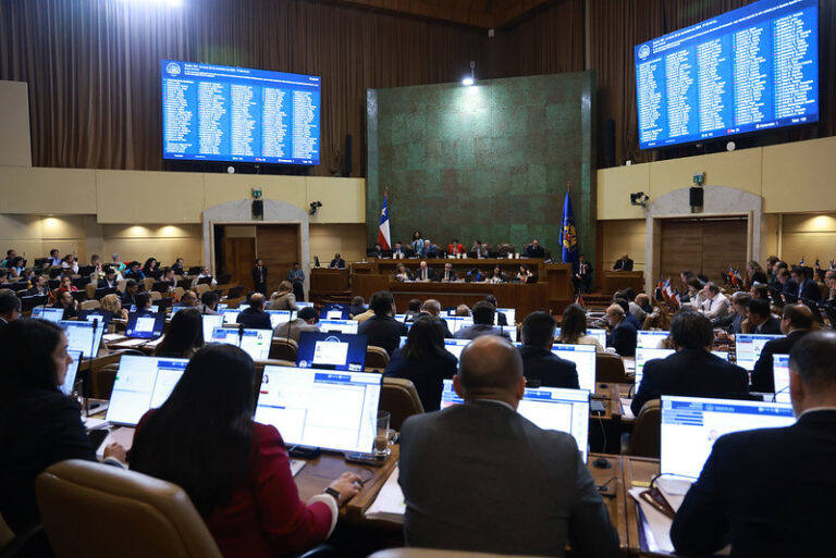 Cámara aprueba cambios a la Ley de Migraciones: Busca establecer nuevas reglas de ingreso y permanencia