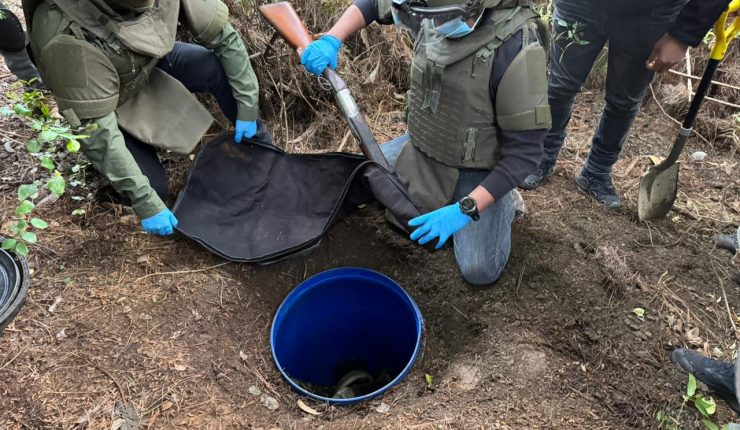 En Operativo Policial: Descubren armas enterradas que podrían estar vinculadas al triple homicidio de carabineros en cañete