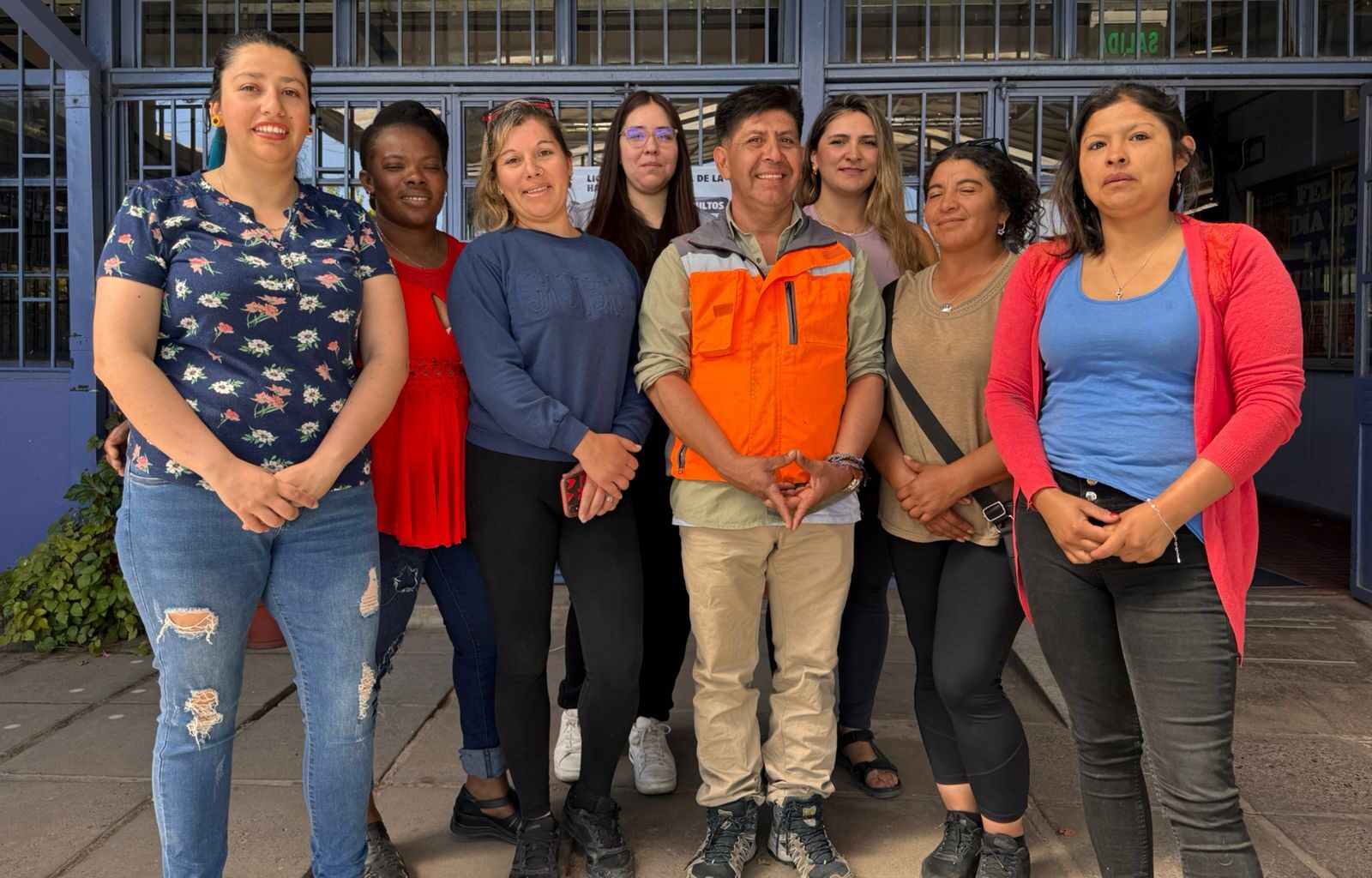 Mujeres de Maule se especializan en pintura para la construcción