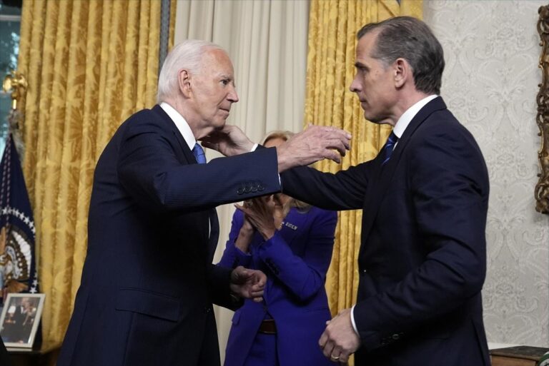 Joe Biden indulta a su hijo y evita que enfrente una posible pena de prisión por delitos federales, pese a su promesa de no intervenir