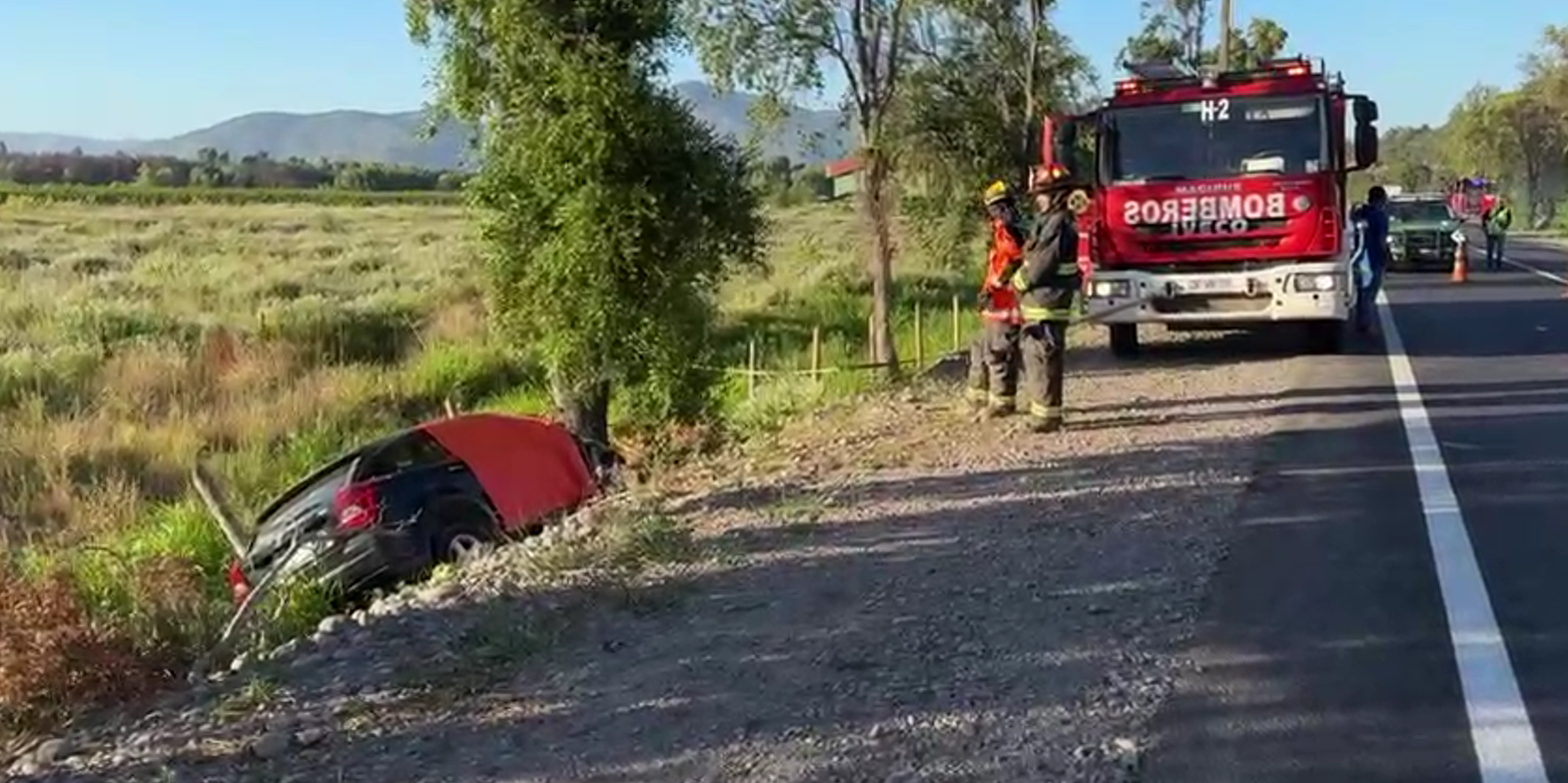 Trágico accidente en Rauco: pareja fallece al chocar contra un árbol