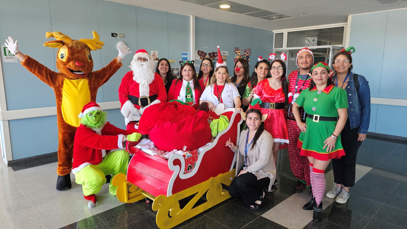 Hospital Regional de Talca celebra la Navidad con alegría