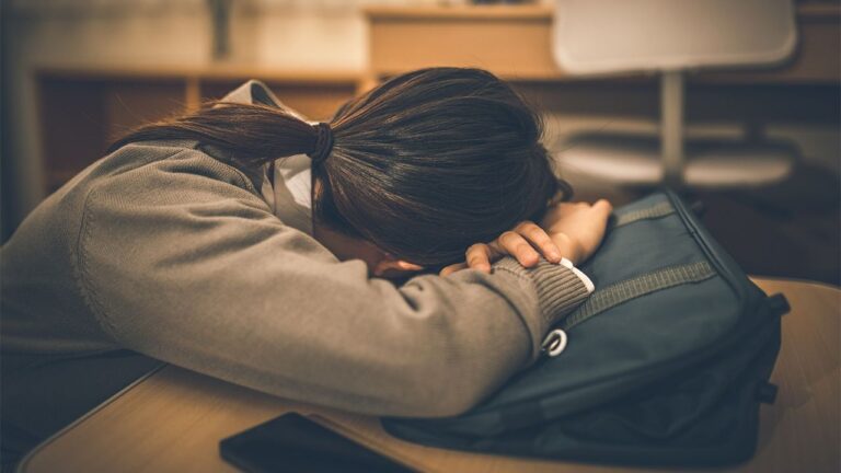 Alarma en Japón: suicidios de estudiantes alcanzan récord en 2024