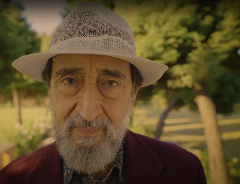 El reconocido actor maulino José Soza protagoniza el nuevo video de “El Bloque 8” en homenaje a Juan Gabriel