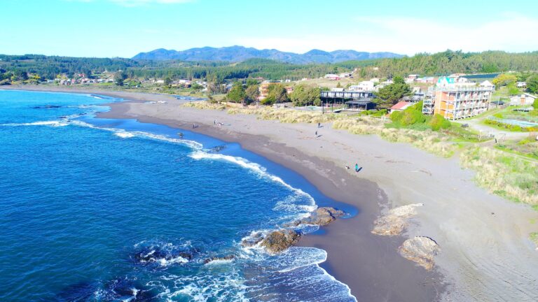 Región del Maule: ninguna playa está apta para el baño según información de la Armada de Chile