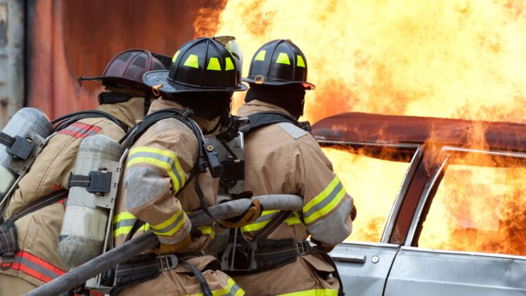 La mejor forma de asegurar tu vehículo: compra tu SOAP 2025 en Bomberos y apoya a la institución