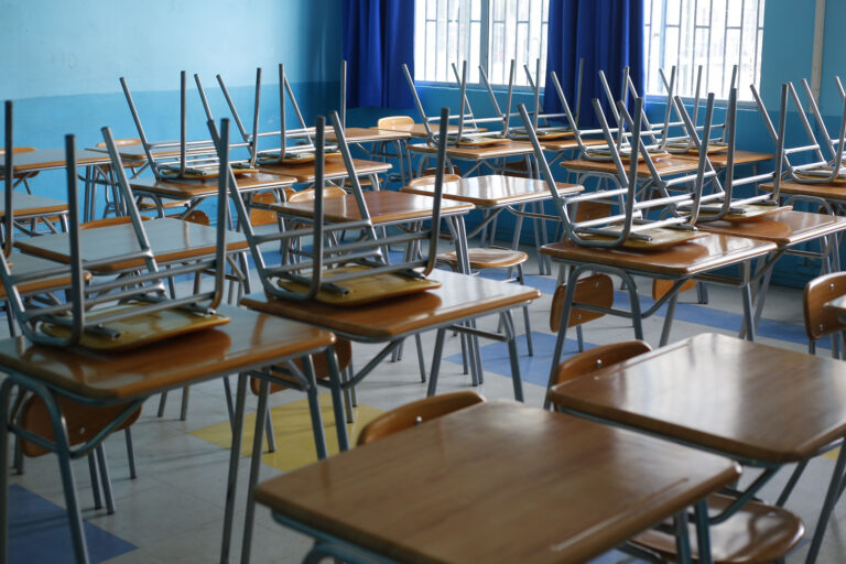 Gobierno impulsa ley para reforzar seguridad en colegios: revisa aquí las medidas