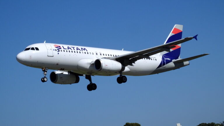 Huelga de pilotos en Latam inicia a medianoche tras quiebre de diálogo con la empresa