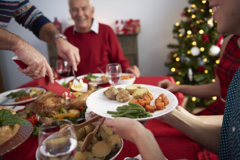 ONG impulsa campaña para entregar cenas navideñas a 70 familias vulnerables en Talca
