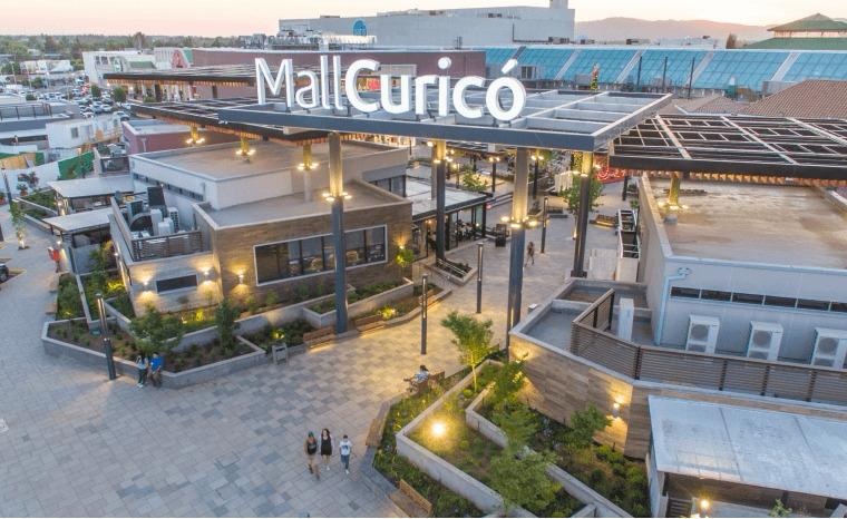 Mall Curicó invita a vivir el Mundial en pantalla gigante junto a toda la familia