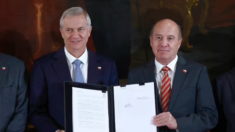 Ley de Reconstrucción del Gobierno provoca un “tsunami” de respuestas