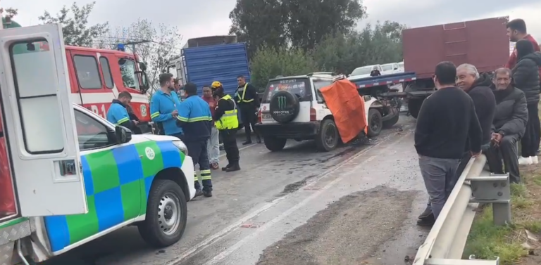 Una víctima fatal deja choque entre camión y automóvil en enlace Unihue